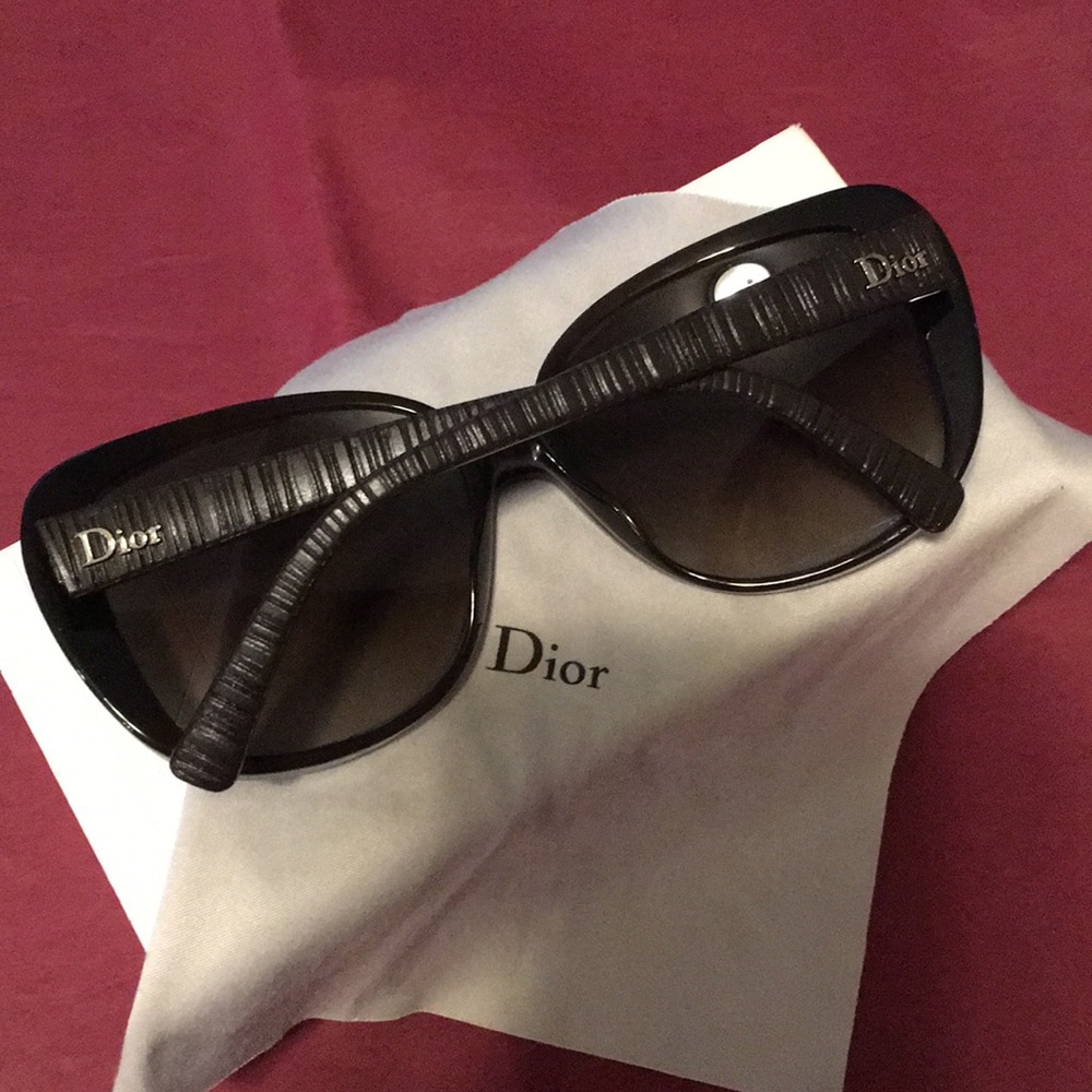 DIOR - Picture 5 of 8